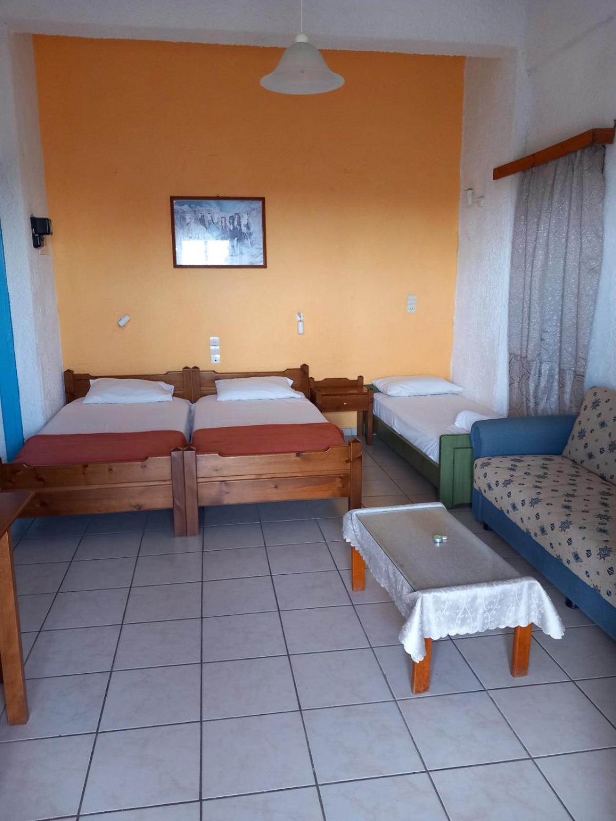 Antikristo Rooms Karteros Exterior photo