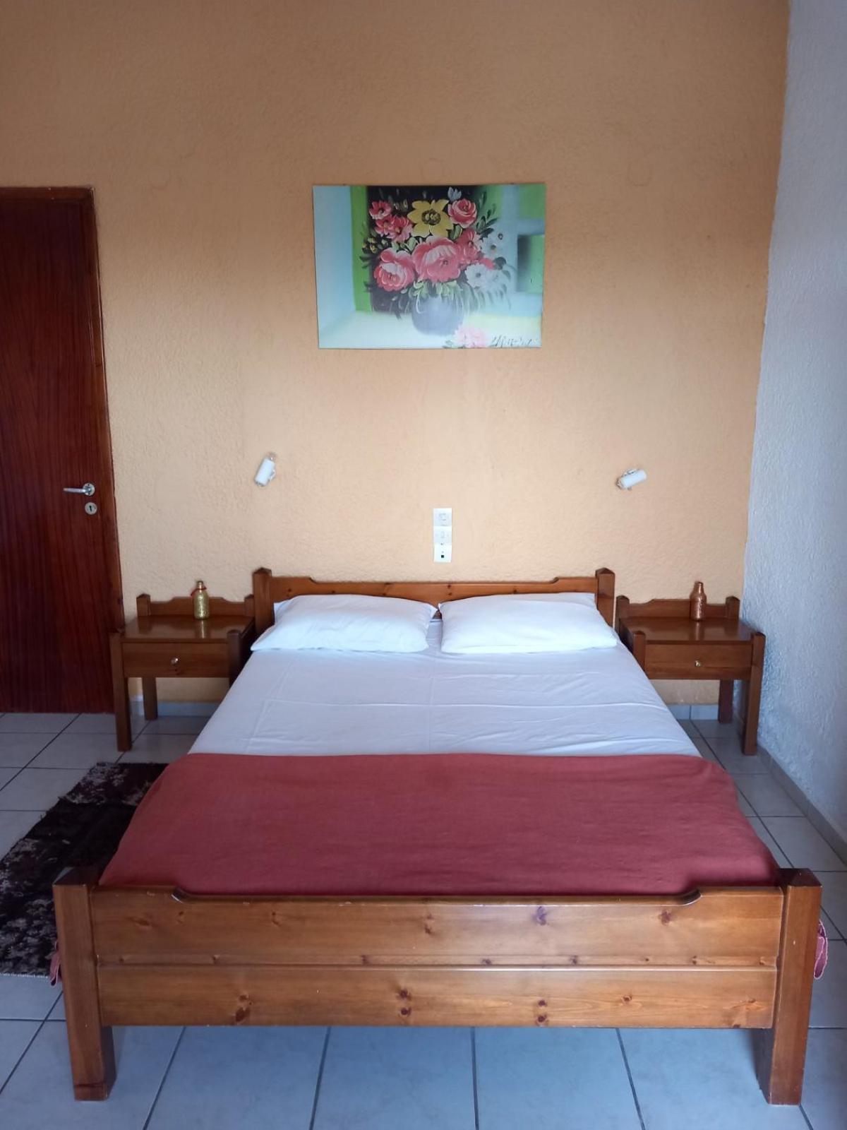 Antikristo Rooms Karteros Exterior photo