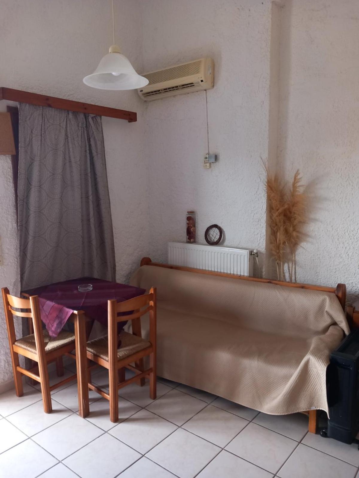 Antikristo Rooms Karteros Exterior photo
