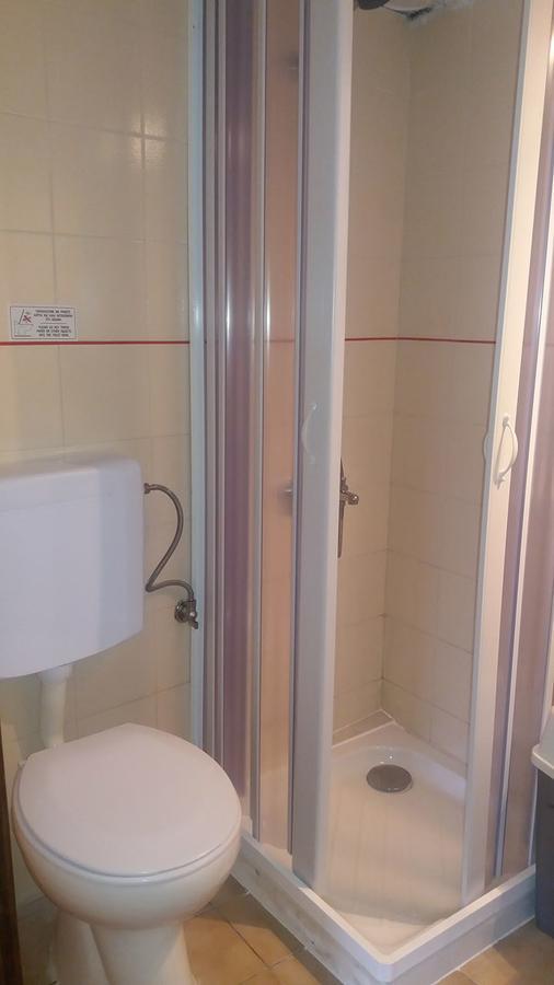 Antikristo Rooms Karteros Exterior photo
